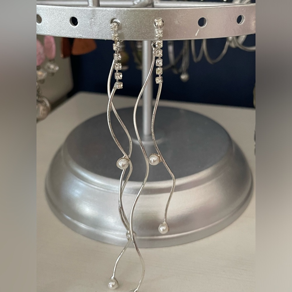 Like New Silver Earrings